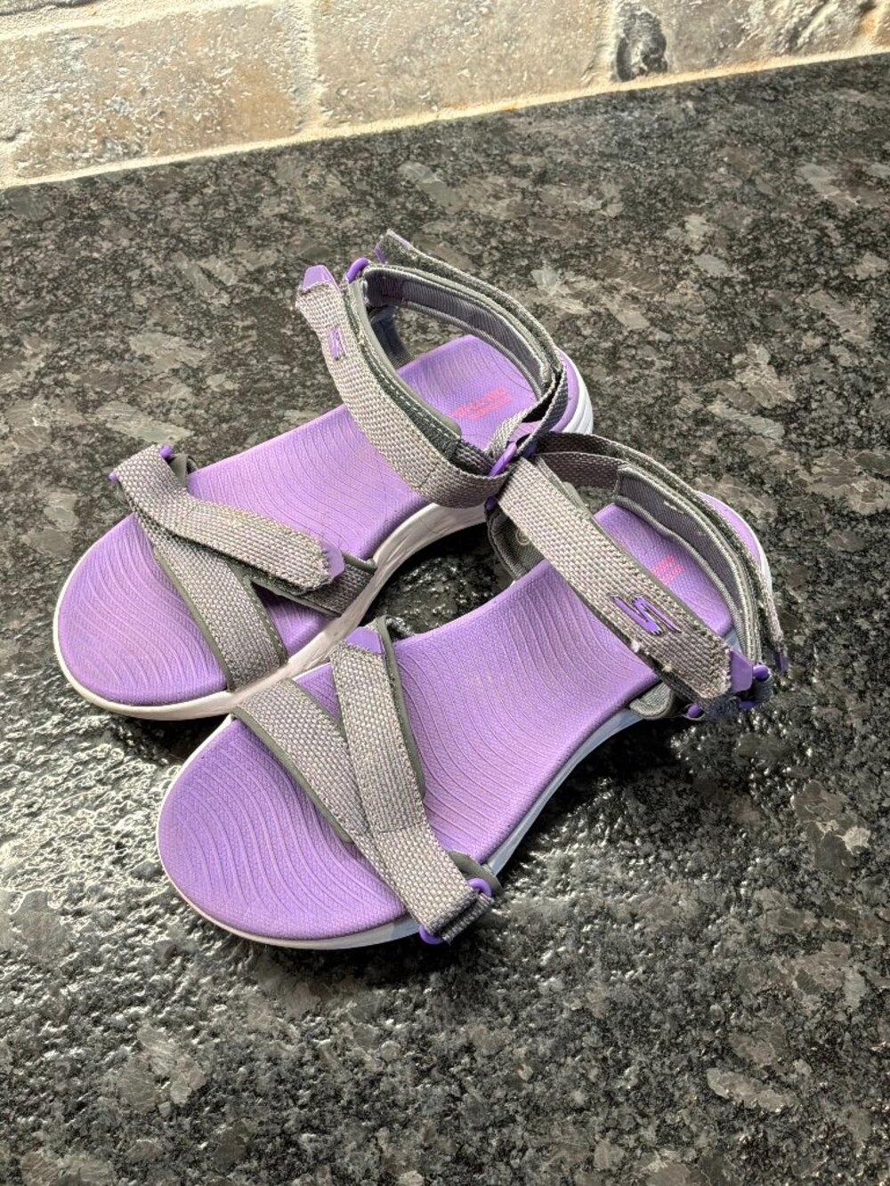 Sketchers 0N-THE-GO girls adjustable comfort beachy sandals size 3